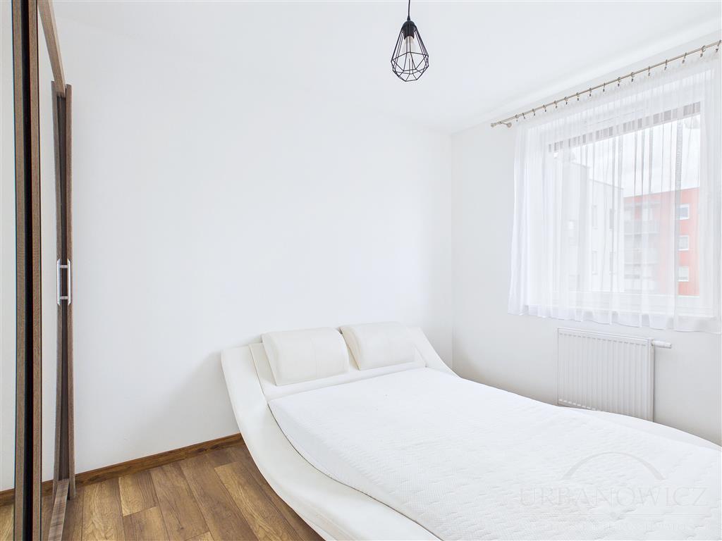 3-pok. mieszkanie z dużą loggią na 2 piętrze. (8)
