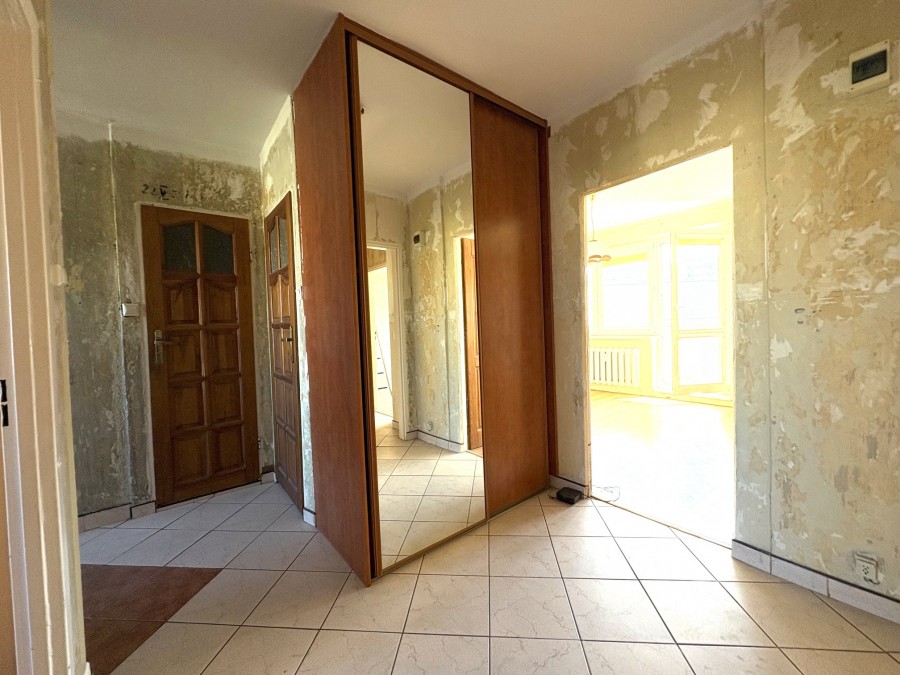 4 POKOJE ZACHÓD DUŻY BALKON WINDA (8)