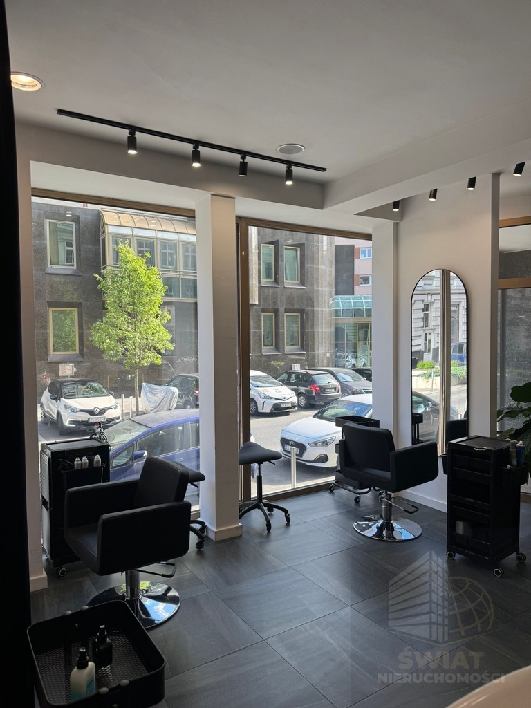 Lokal na wynajem  97,3 m2 w centrum miasta (1)