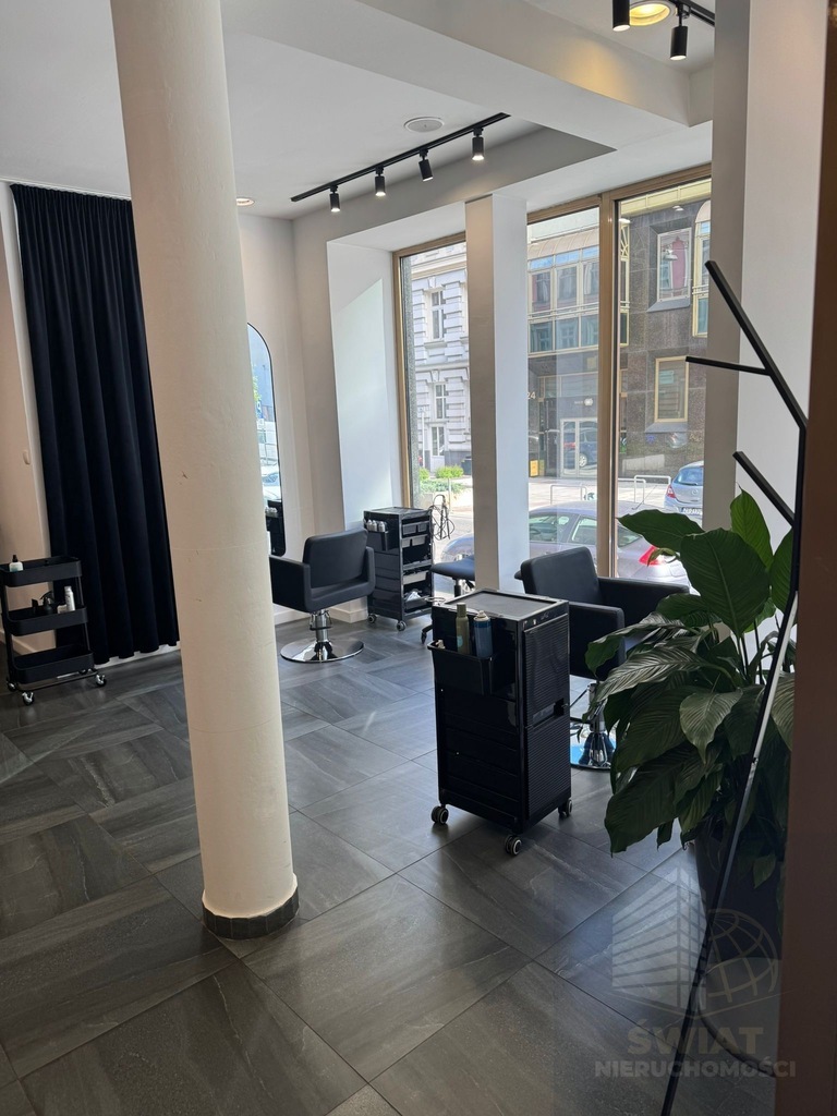 Lokal na wynajem  97,3 m2 w centrum miasta (6)