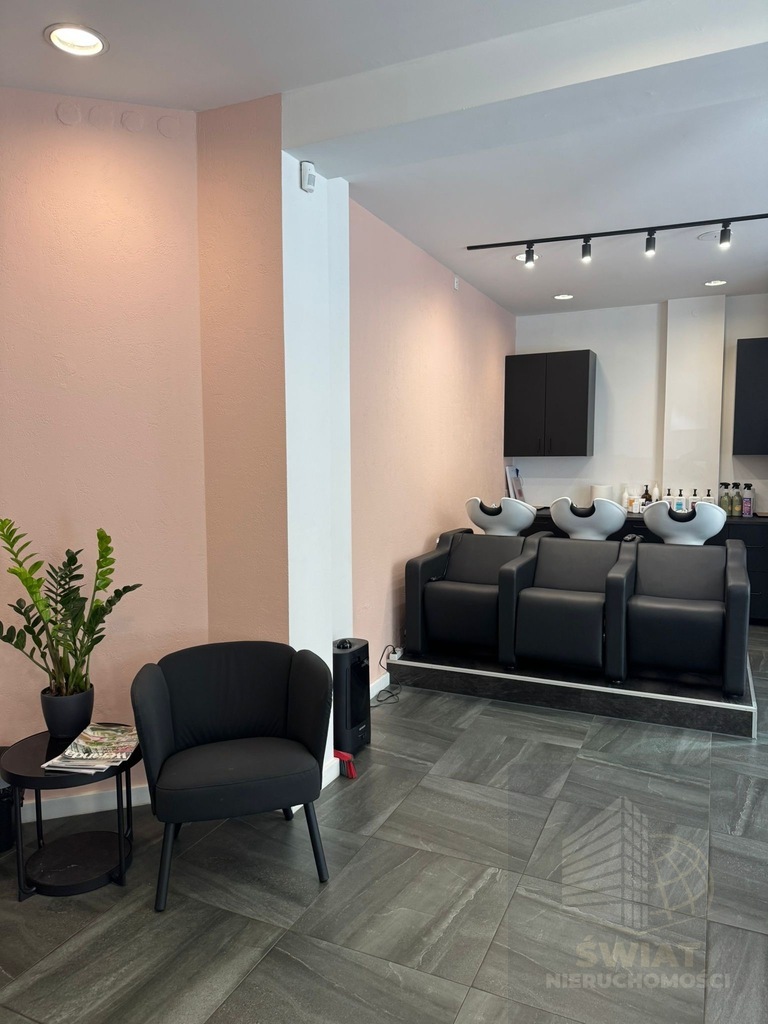 Lokal na wynajem  97,3 m2 w centrum miasta (9)
