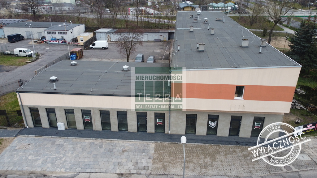LOKAL HANDLOWO-USŁUGOWY z bezpłatnym parkingiem (1)