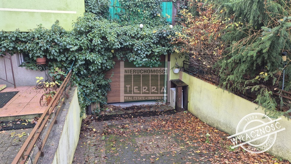 Dom tonący w zieleni (8)