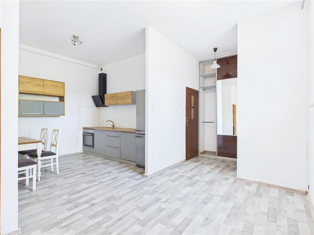 3-pokojowe mieszkanie na parterze. (6)
