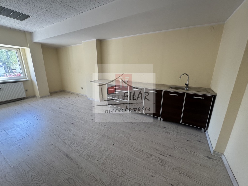 Hala magazynowa z biurami na wyynajem-460m2. (21)