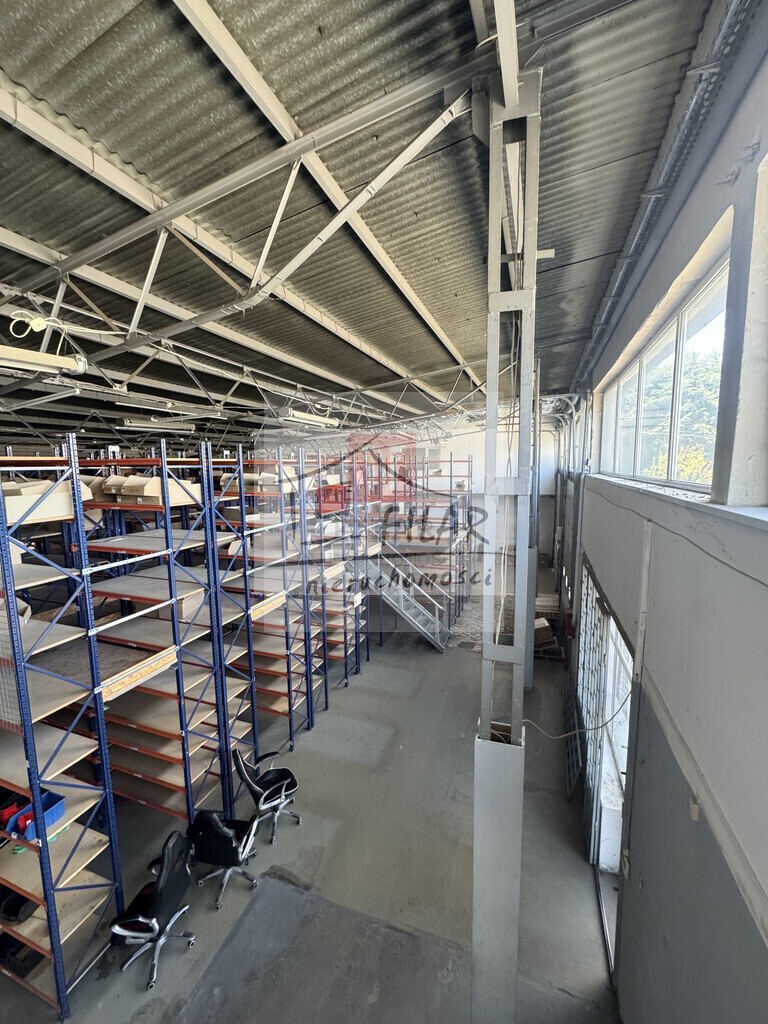 Hala magazynowa z biurami na wyynajem-460m2. (12)
