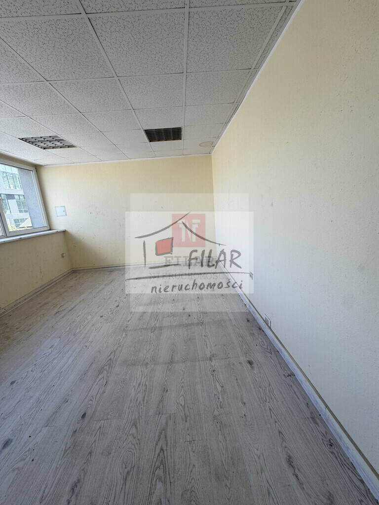 Hala magazynowa z biurami na wyynajem-460m2. (16)