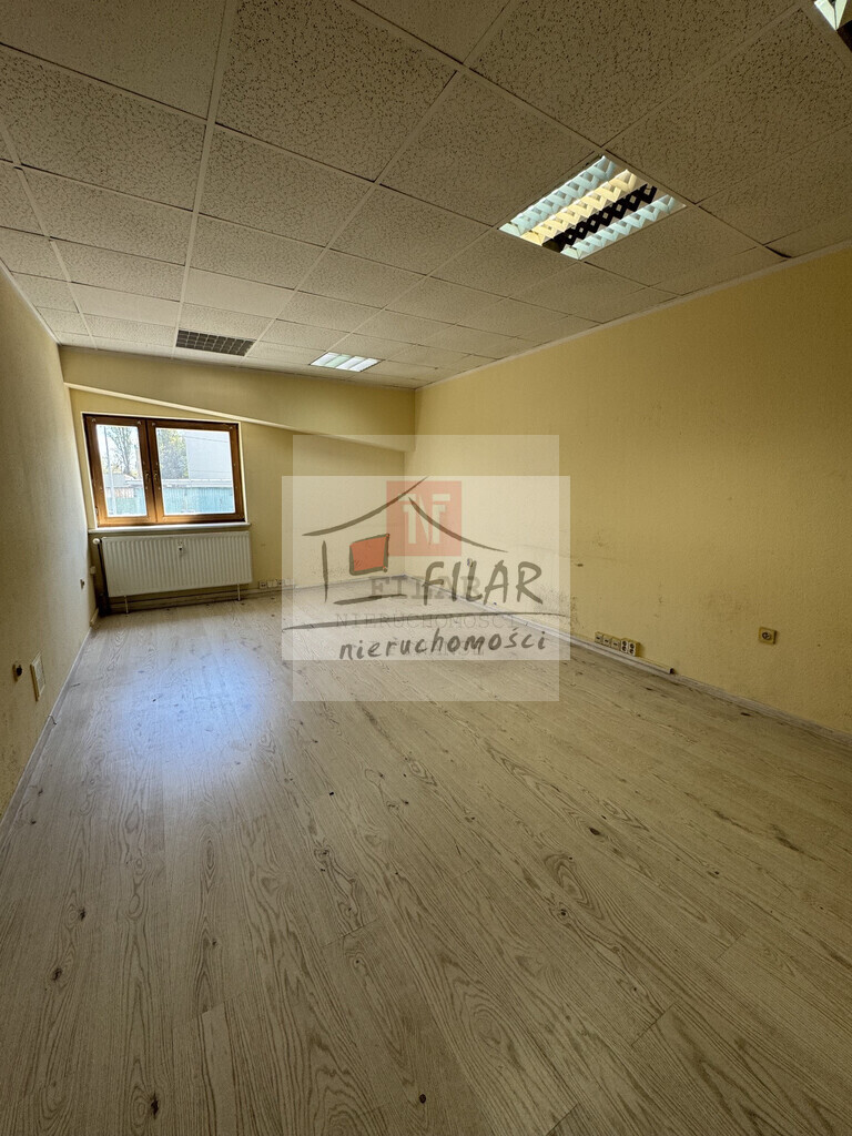 Hala magazynowa z biurami na wyynajem-460m2. (18)