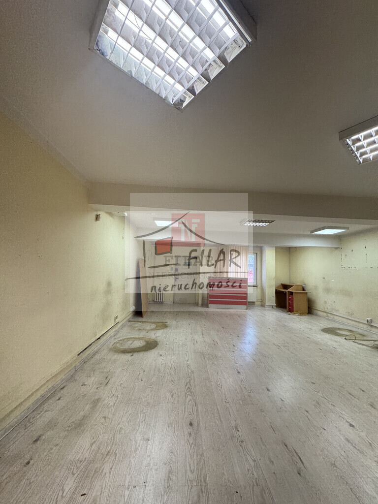 Hala magazynowa z biurami na wyynajem-460m2. (23)