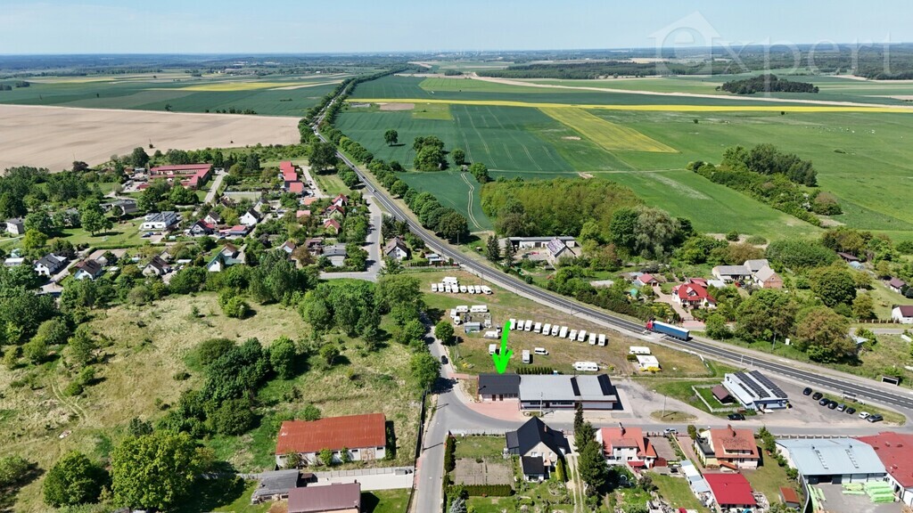 Budynek mieszkalno-usługowy przy DK10 - Wapnica (25)