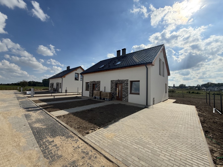 Bliźniaki, 80m2, drogi z kostki, kanalizacja (6)