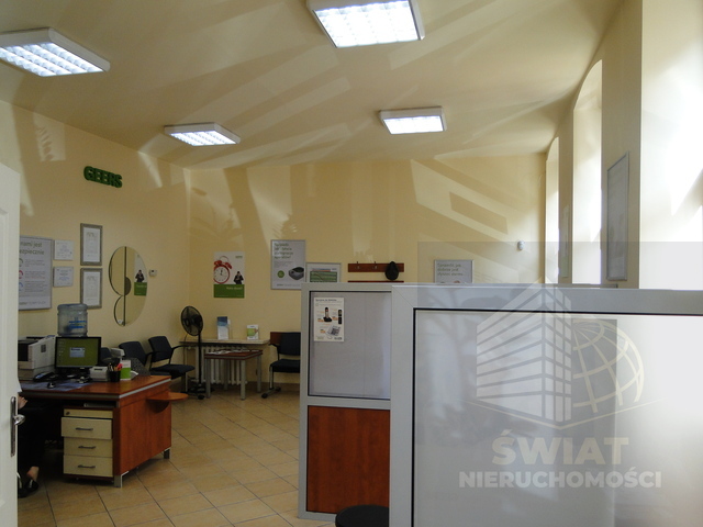 Do wynajęcia lokal w centrum . (1)
