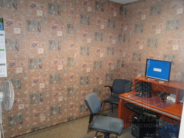 Do wynajęcia lokal w centrum . (4)