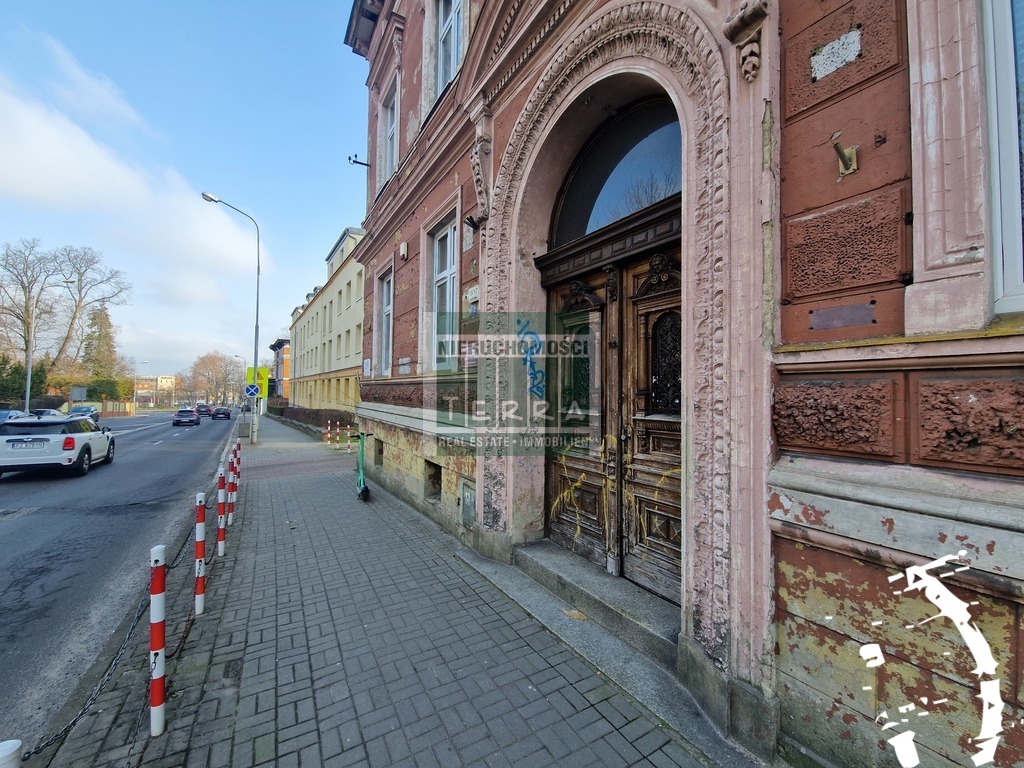 Klimatycznie w kamienicy z miejscem postojowym (15)