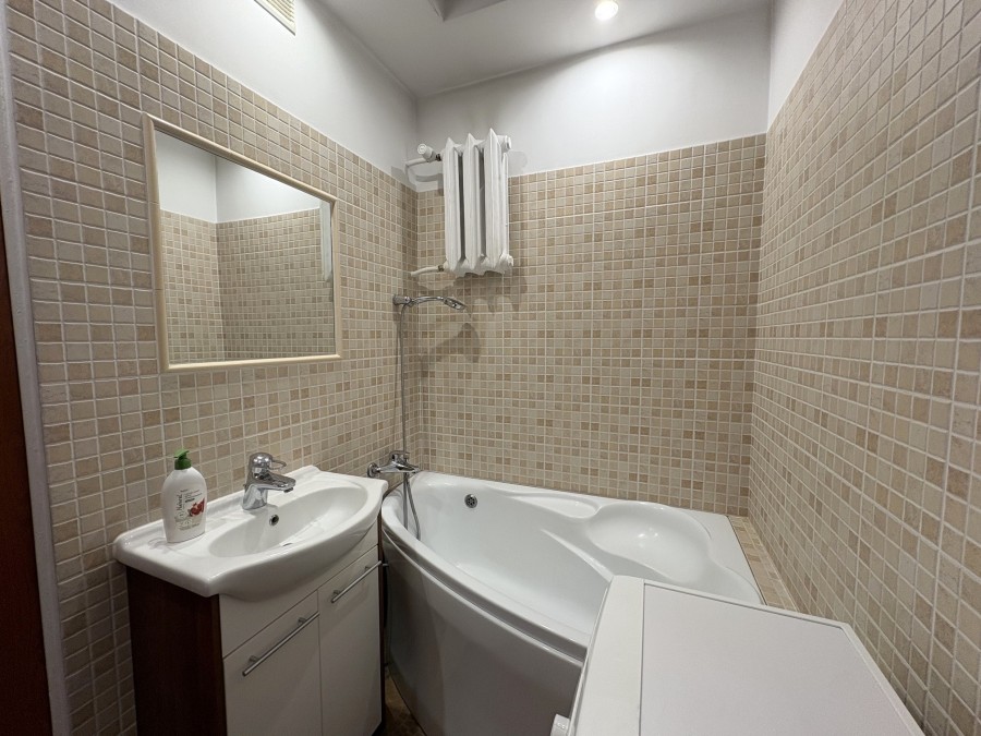 PRZESTRONNE 2 POKOJE, BALKON, WIDOK (8)