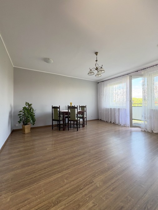PRZESTRONNE 2 POKOJE, BALKON, WIDOK (1)