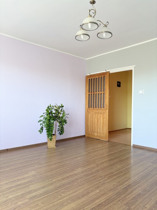 PRZESTRONNE 2 POKOJE, BALKON, WIDOK (4)