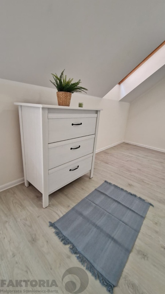 Gumieńce apartament 92 m2, 4 pokoje, balkon 5250,- (29)