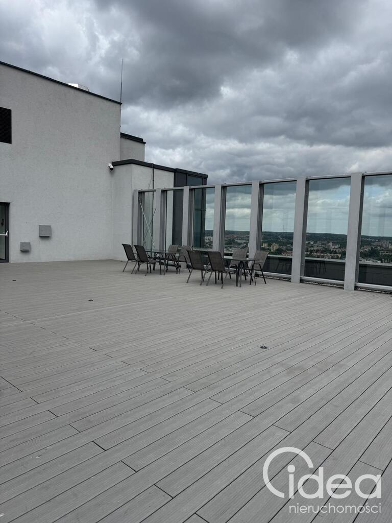 Apartament w Hanza Tower z widokiem. (8)