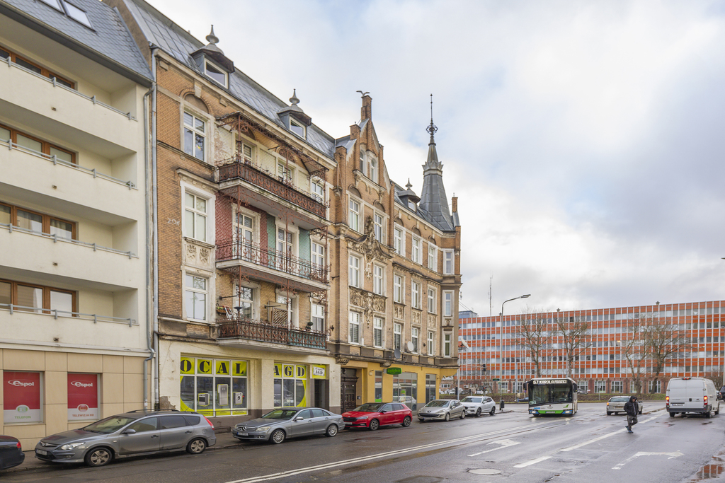 Oryginalne 3 pok. mieszkanie przy ul. E. Plater (17)