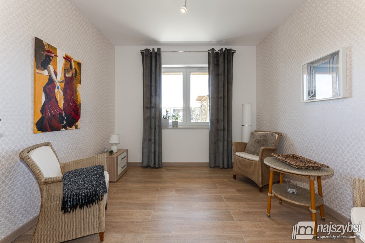 CHARZYNO - Nowoczesny dom wolnostojący w zaciszu  (14)