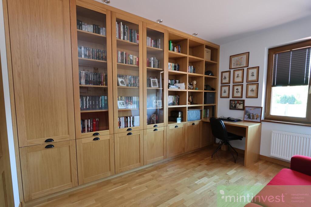 Komfortowy dom z duszą oraz nowoczesną technologią (13)