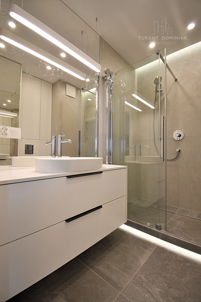 Trzypokojowy apartament z miejscem postojowym (8)