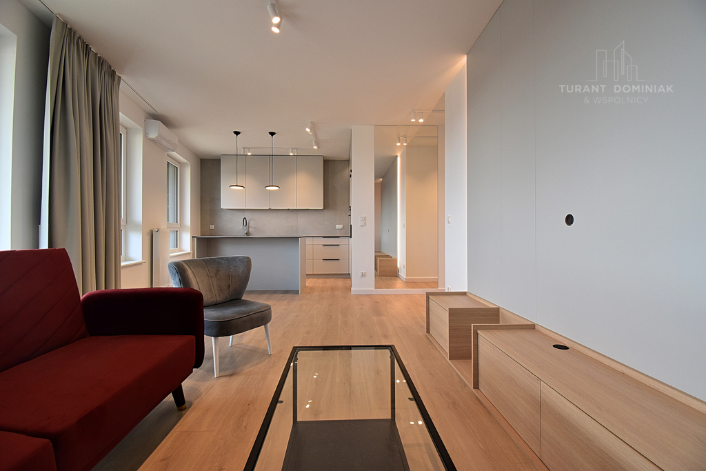 Trzypokojowy apartament z miejscem postojowym (1)