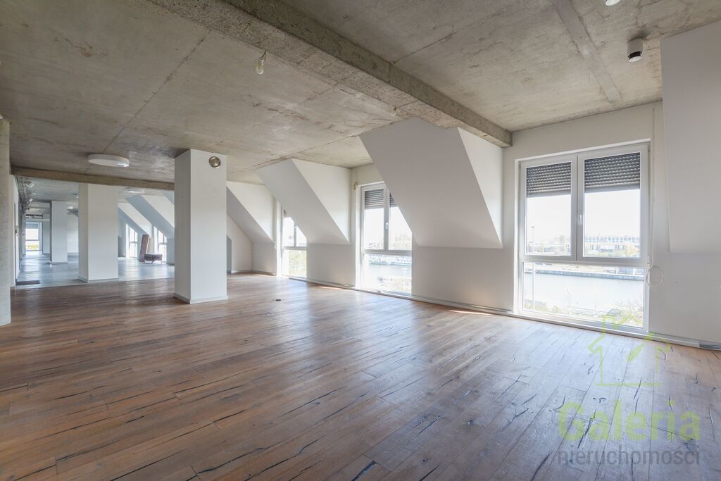Loft 308 m2 z widokiem na Odrę (1)