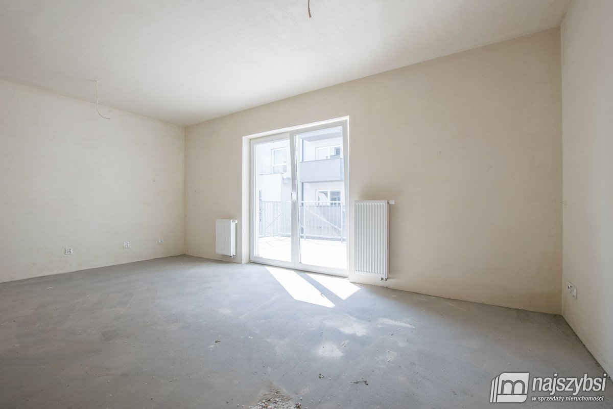 Goleniów-kawalerka z tarasem stan dewelop. 32,3m2 (1)