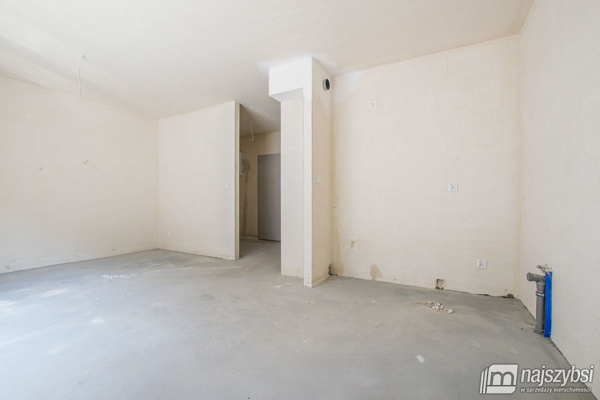 Goleniów-kawalerka z tarasem stan dewelop. 32,3m2 (3)