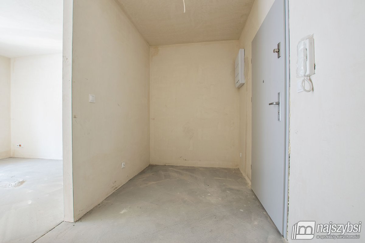 Goleniów-kawalerka z tarasem stan dewelop. 32,3m2 (6)