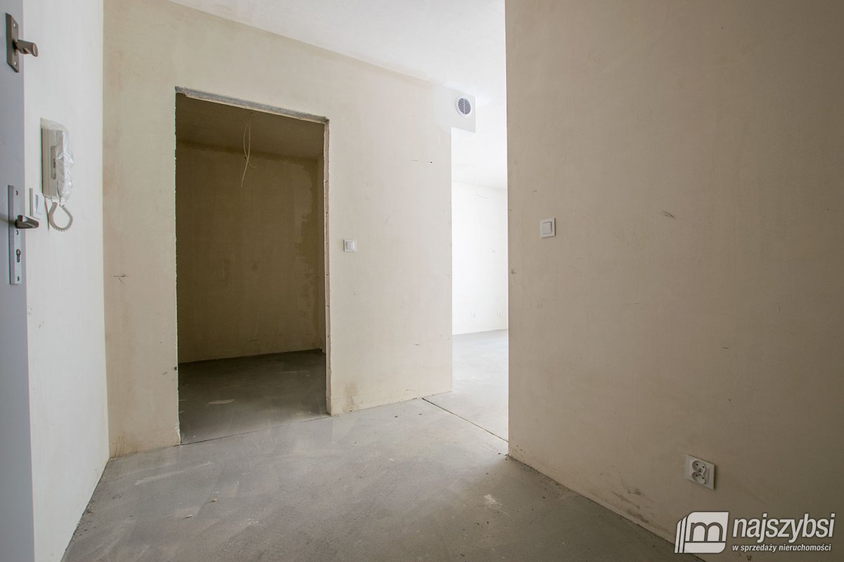 Goleniów-kawalerka z tarasem stan dewelop. 32,3m2 (8)