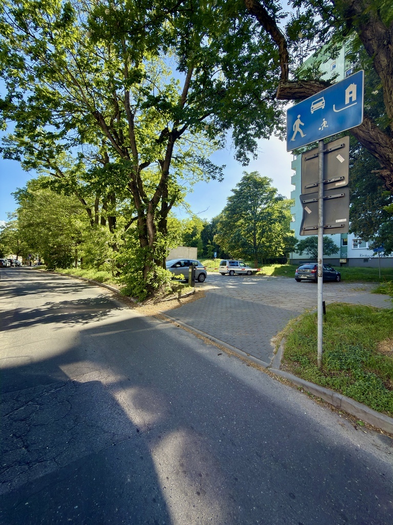 Przestronna kawalerka z miejscem postojowym (7)