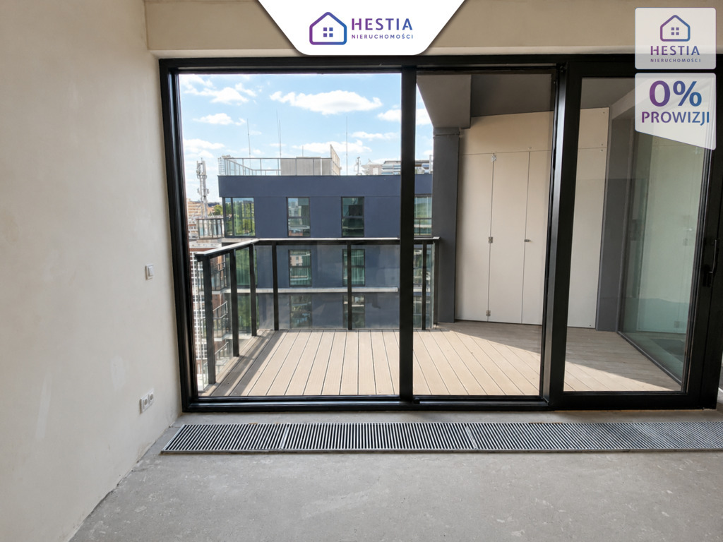 Ekskluzywny penthouse z prywatną windą i tarasem (7)