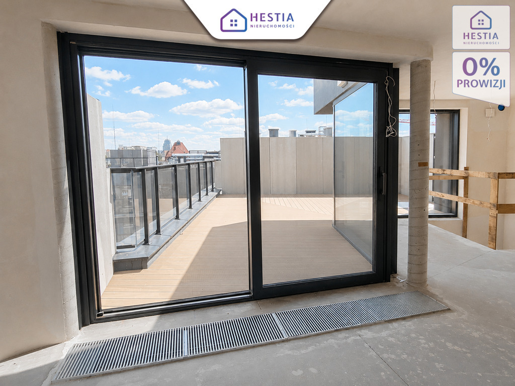 Ekskluzywny penthouse z prywatną windą i tarasem (1)