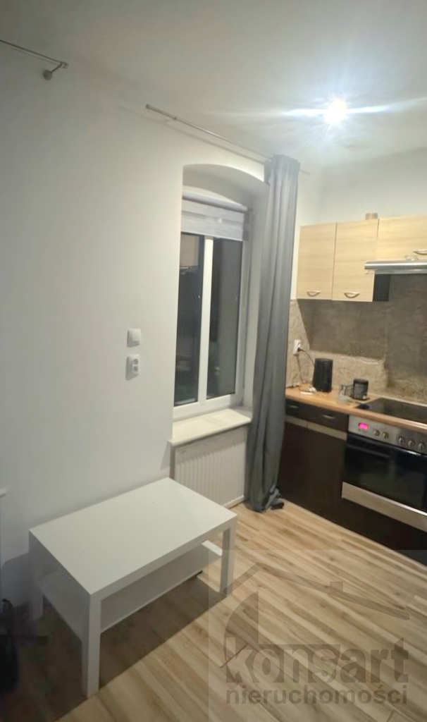 Kawalerka 3 minuty od Bramy Portowej (2)