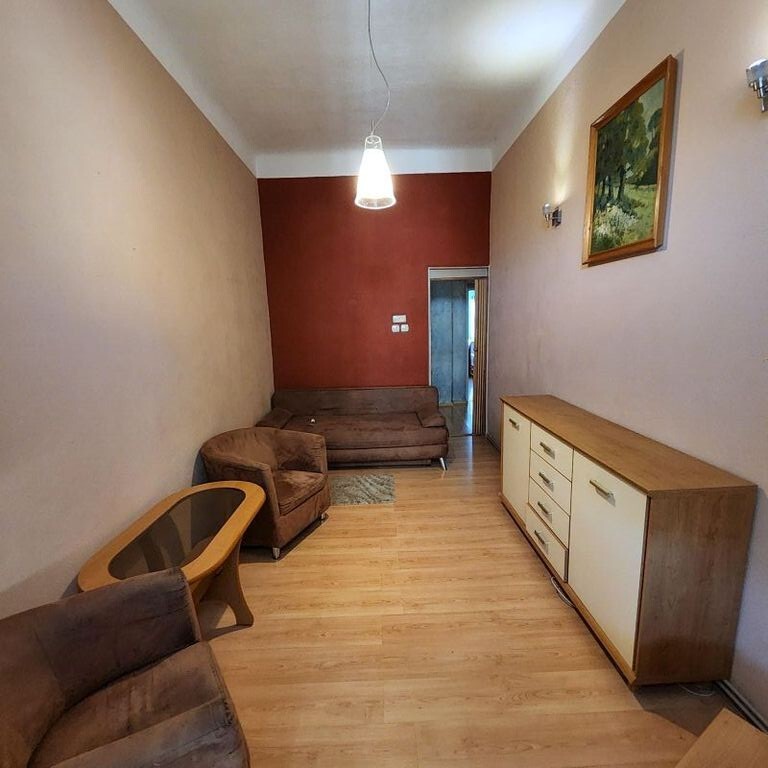 Centrum 2 pokoje 2 piętro w odnowionej kamienicy. (4)