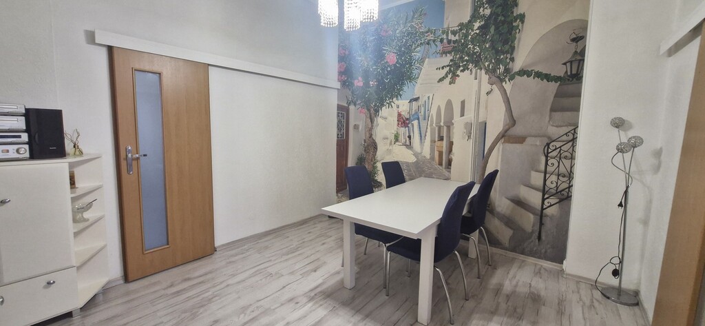 Okolice Teatru Polskiego 78 mkw na parterze. (5)