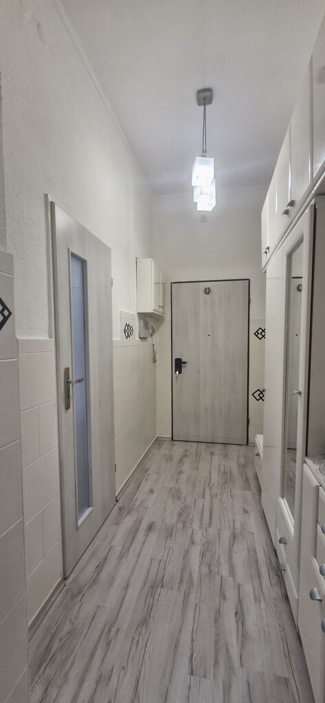 Okolice Teatru Polskiego 78 mkw na parterze. (12)
