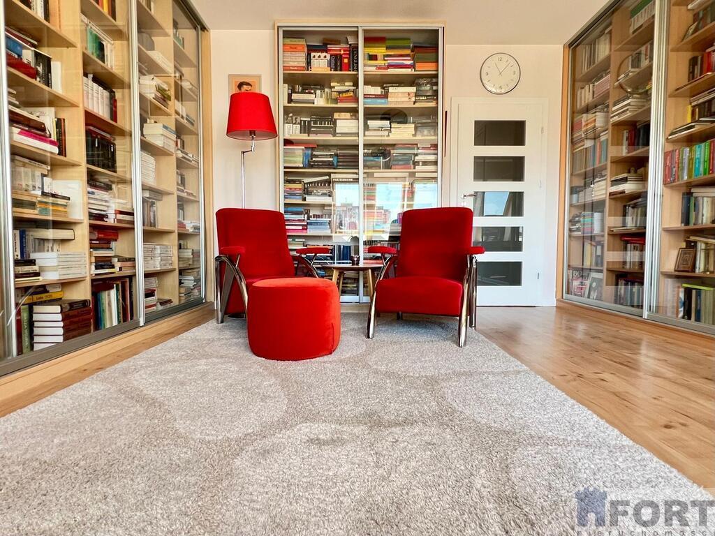 120 m2 własnej przestrzeni w budynku z 2006r (13)