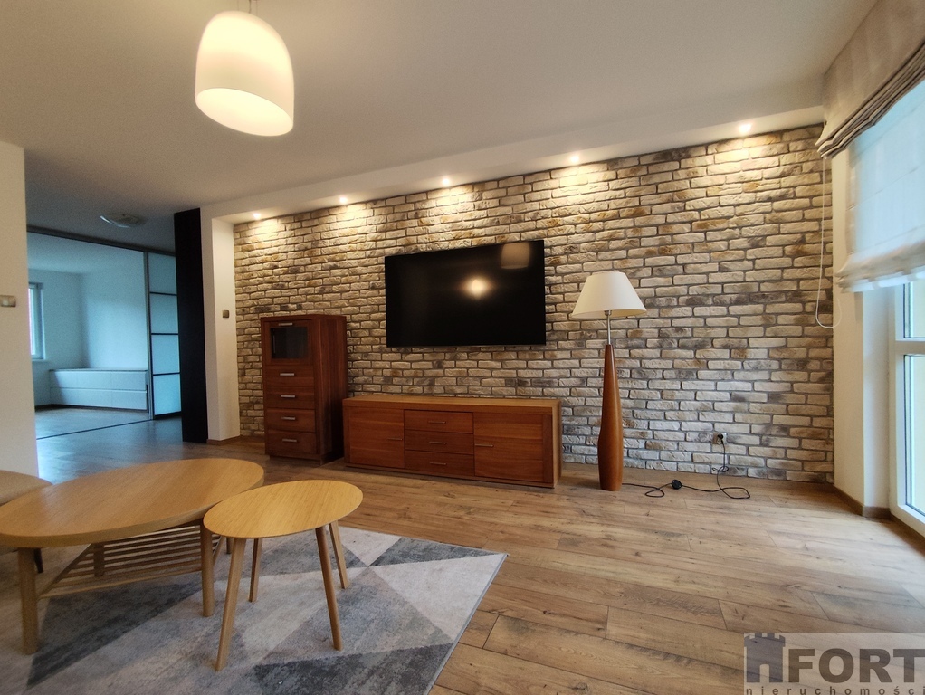120 m2 własnej przestrzeni w budynku z 2006r (2)
