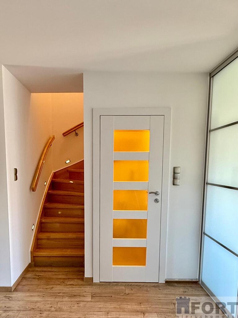 120 m2 własnej przestrzeni w budynku z 2006r (14)