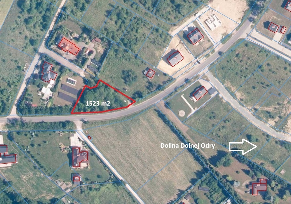 Działka budowlana z możliwością 2 wjazdów. (1)