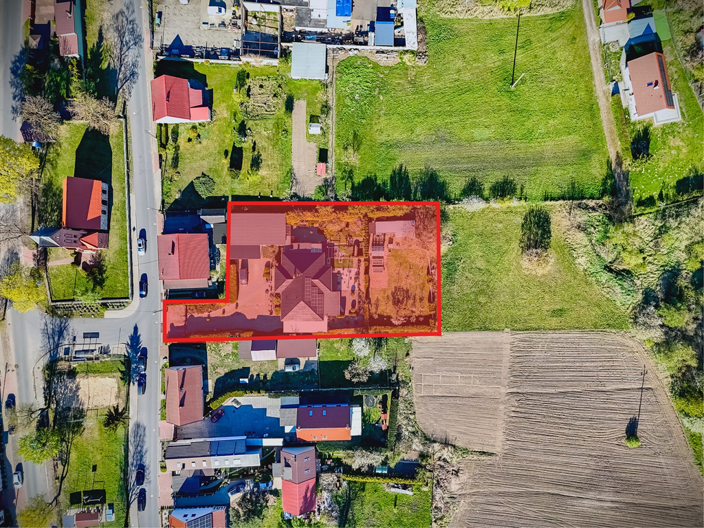 Elegancki dom.Piękny ogród, Warsztat/Biuro (11)