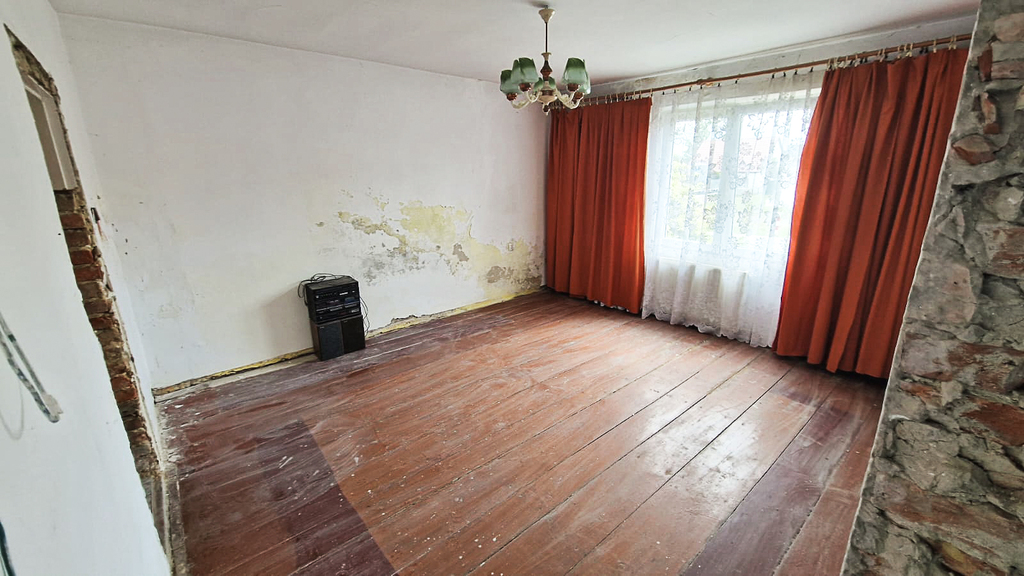 Dom do remontu z dużą działką 3900m2 (11)