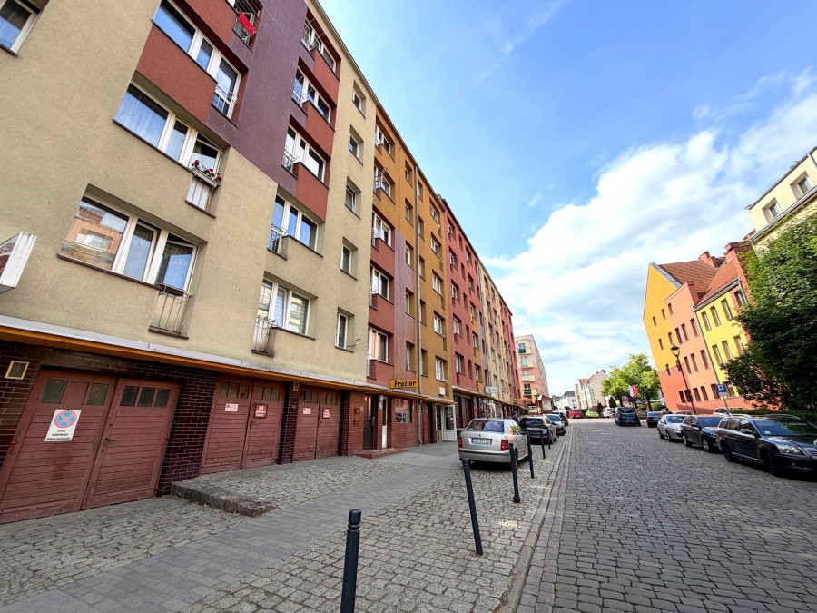 2 POKOJE STARE MIASTO PARTER PO REMONCIE (1)