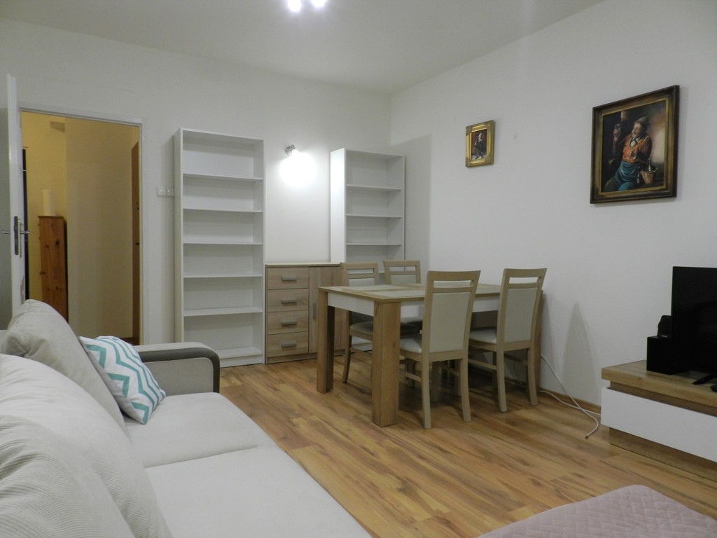 Mieszkanie  na wynajem- 3 pokoje, balkon. (2)