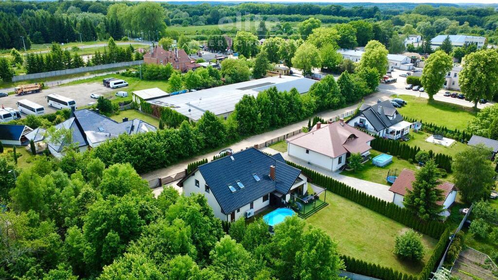 Wyjątkowy dom 240 m2 | Pompa, solary, garaż (25)
