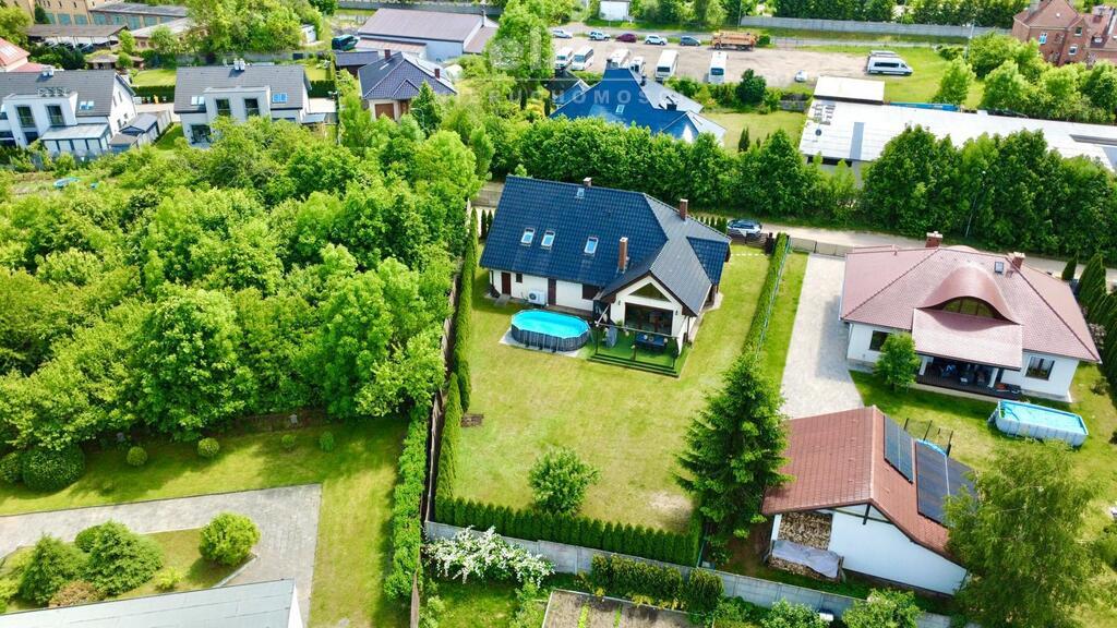Wyjątkowy dom 240 m2 | Pompa, solary, garaż (5)